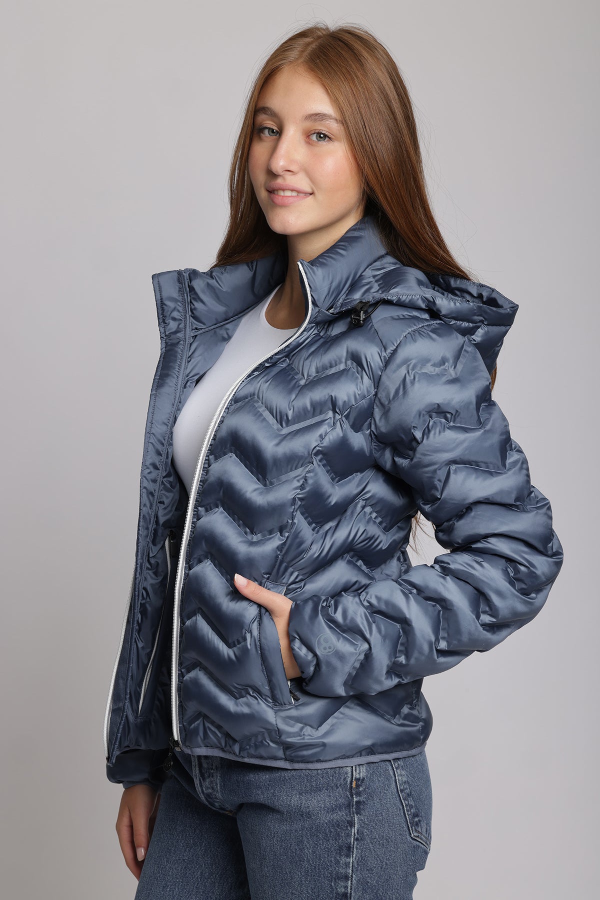 Women's packable puffer jacket in metallic cobalt - O8Lifestyle