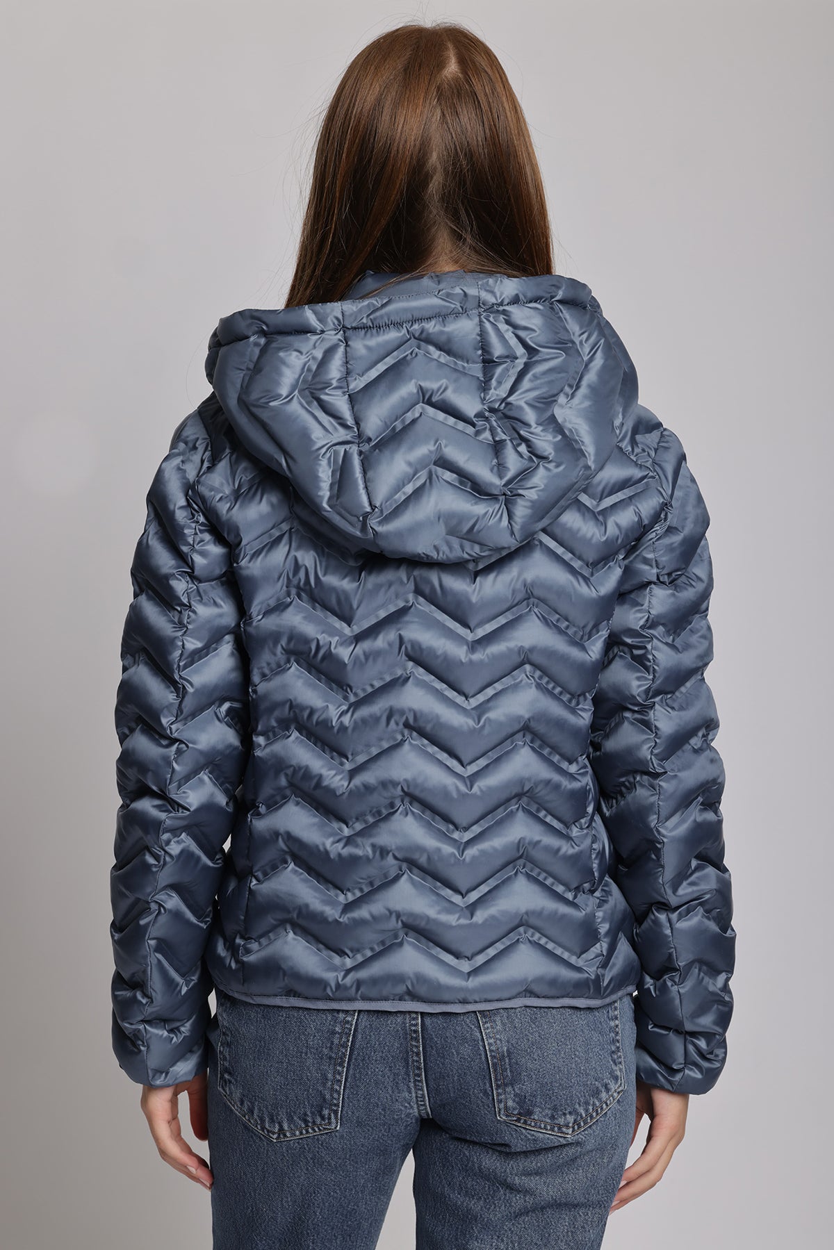 Women's packable puffer jacket in metallic cobalt - O8Lifestyle