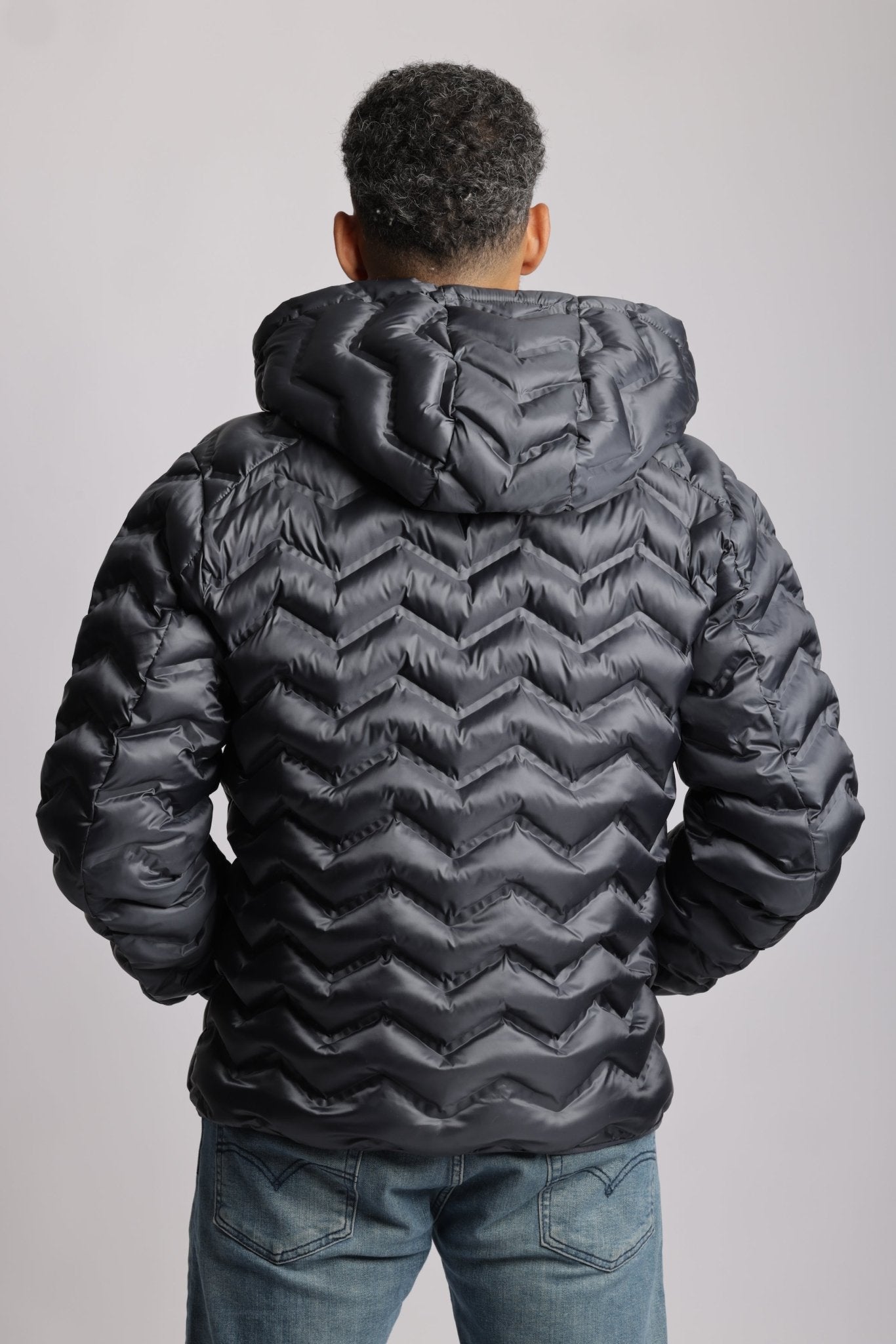 Men's packable puffer jacket in anthracite - O8Lifestyle