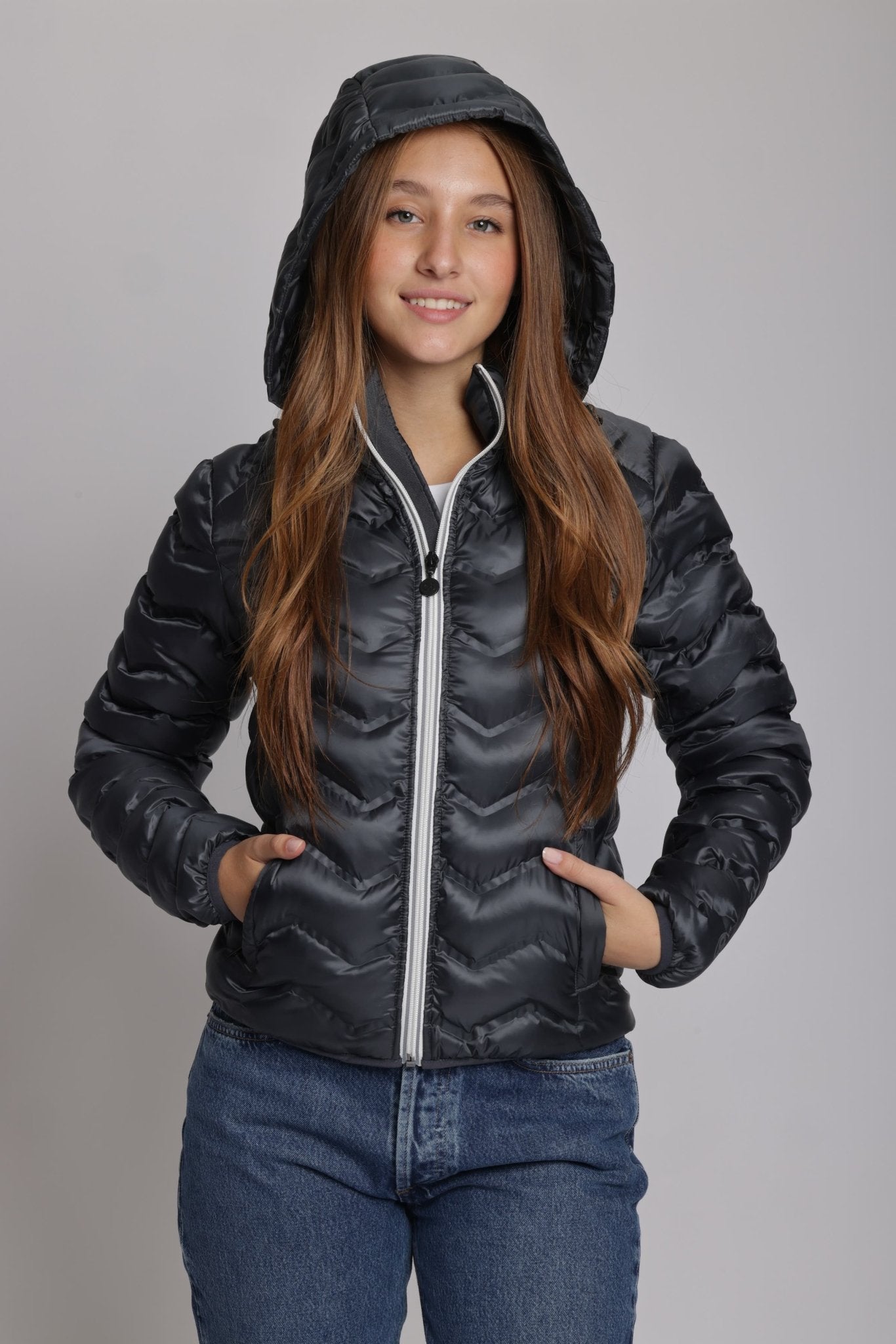 Women's packable puffer jacket in anthracite - O8Lifestyle
