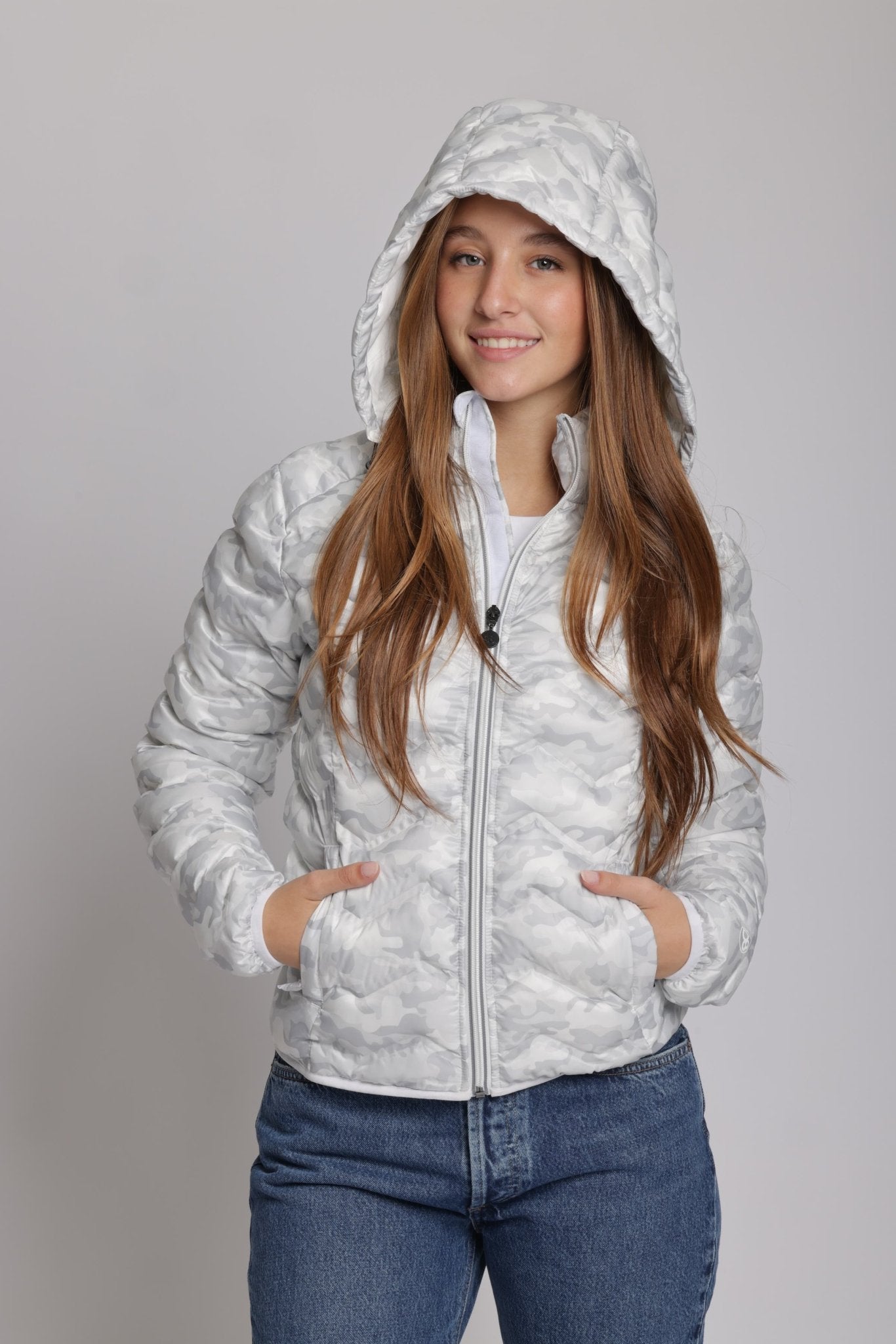 Women's packable puffer jacket in white camo - O8Lifestyle