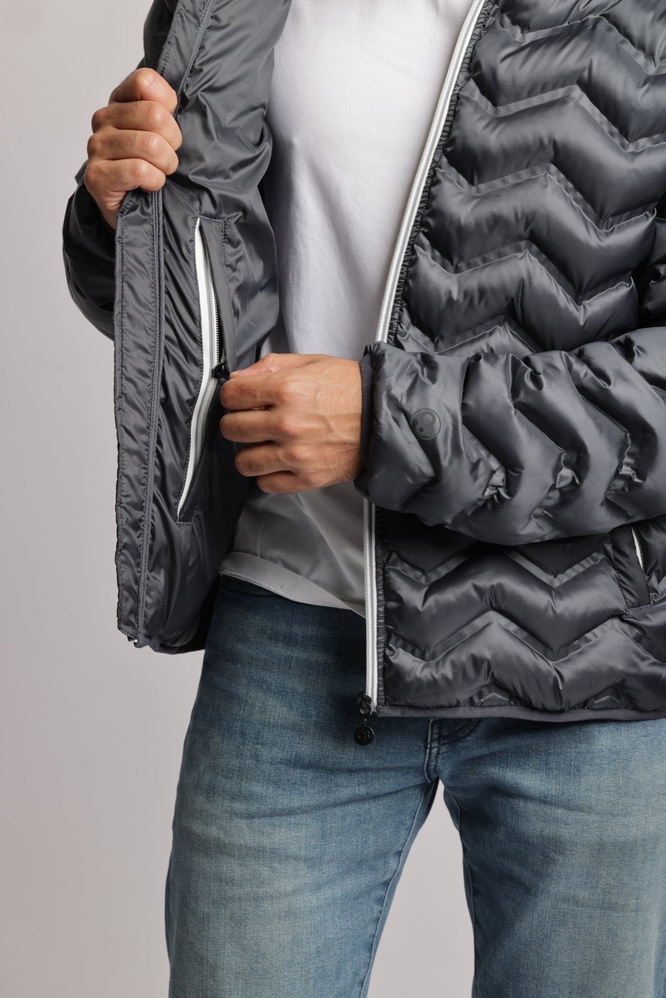 Men's packable puffer jacket in anthracite - O8Lifestyle