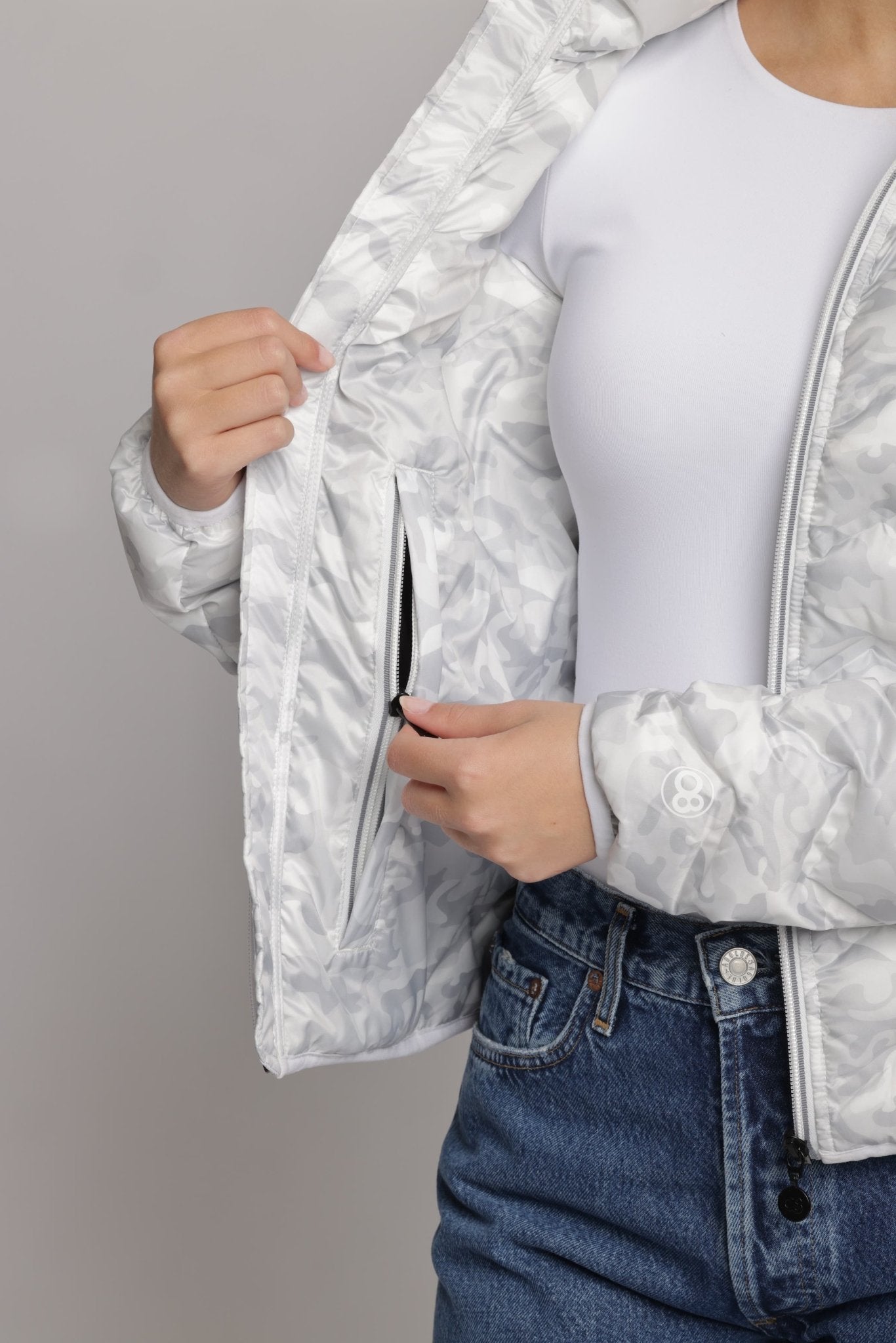 Women's packable puffer jacket in white camo - O8Lifestyle